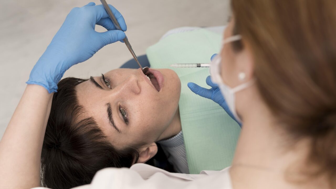 Pain-Free Tooth Extraction With Benefits Of Local Anesthesia