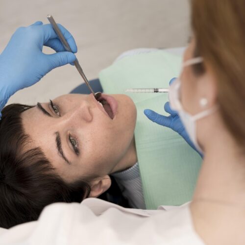 Pain-Free Tooth Extraction With Benefits Of Local Anesthesia