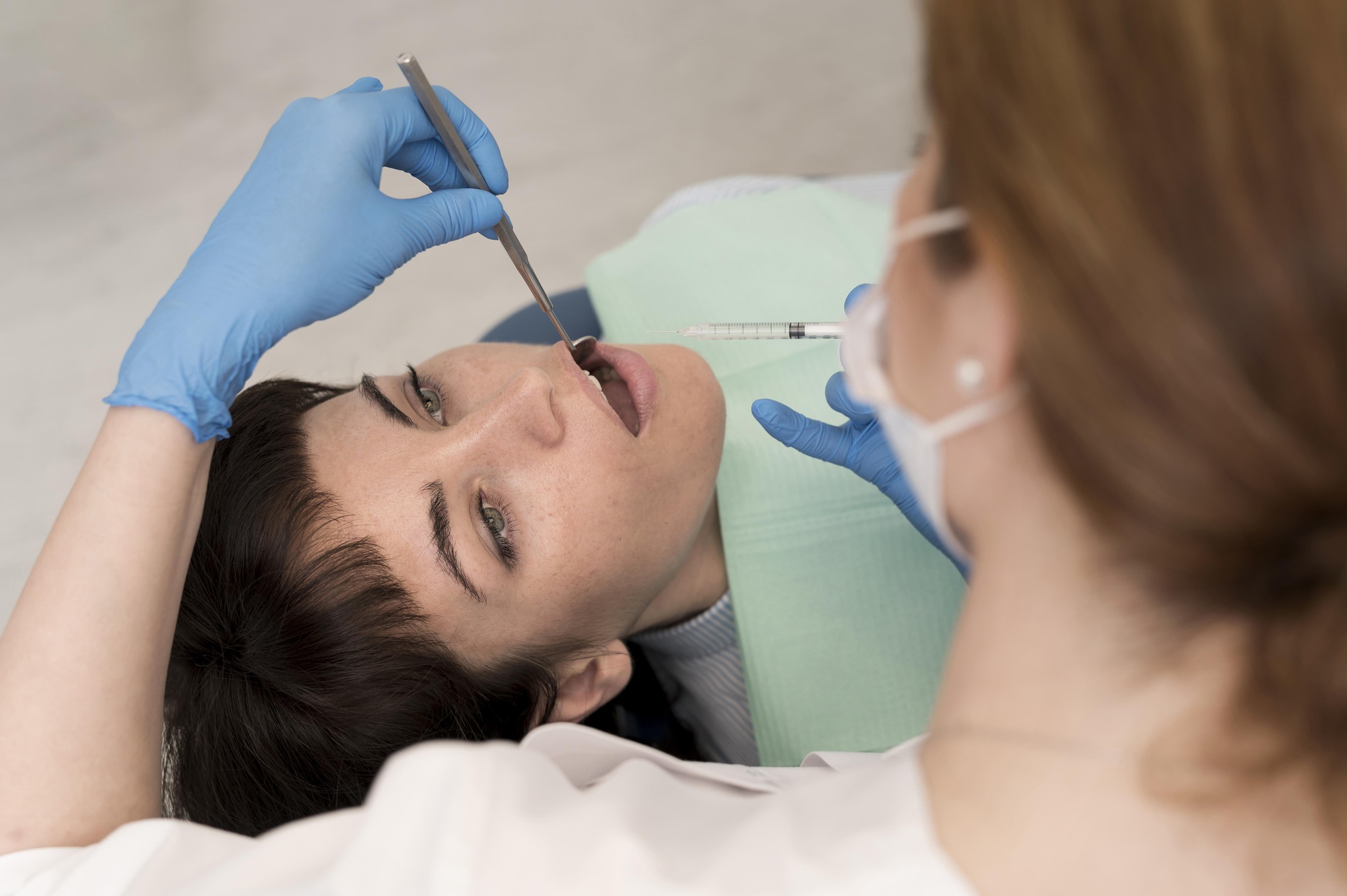 Pain-Free Tooth Extraction With Benefits Of Local Anesthesia